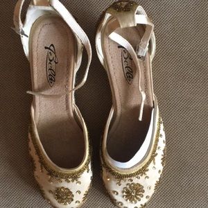 Belle sandals size 10 brown size 10 never worn